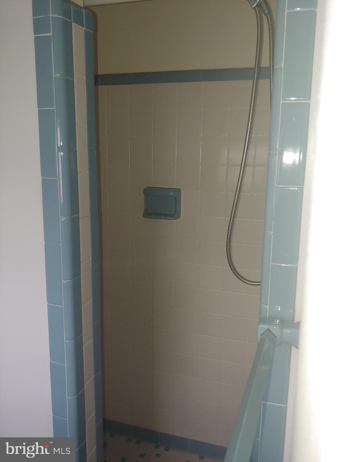 8907 Fort Drive Manassas, VA 20110 - Photo 23 of 34 Bath