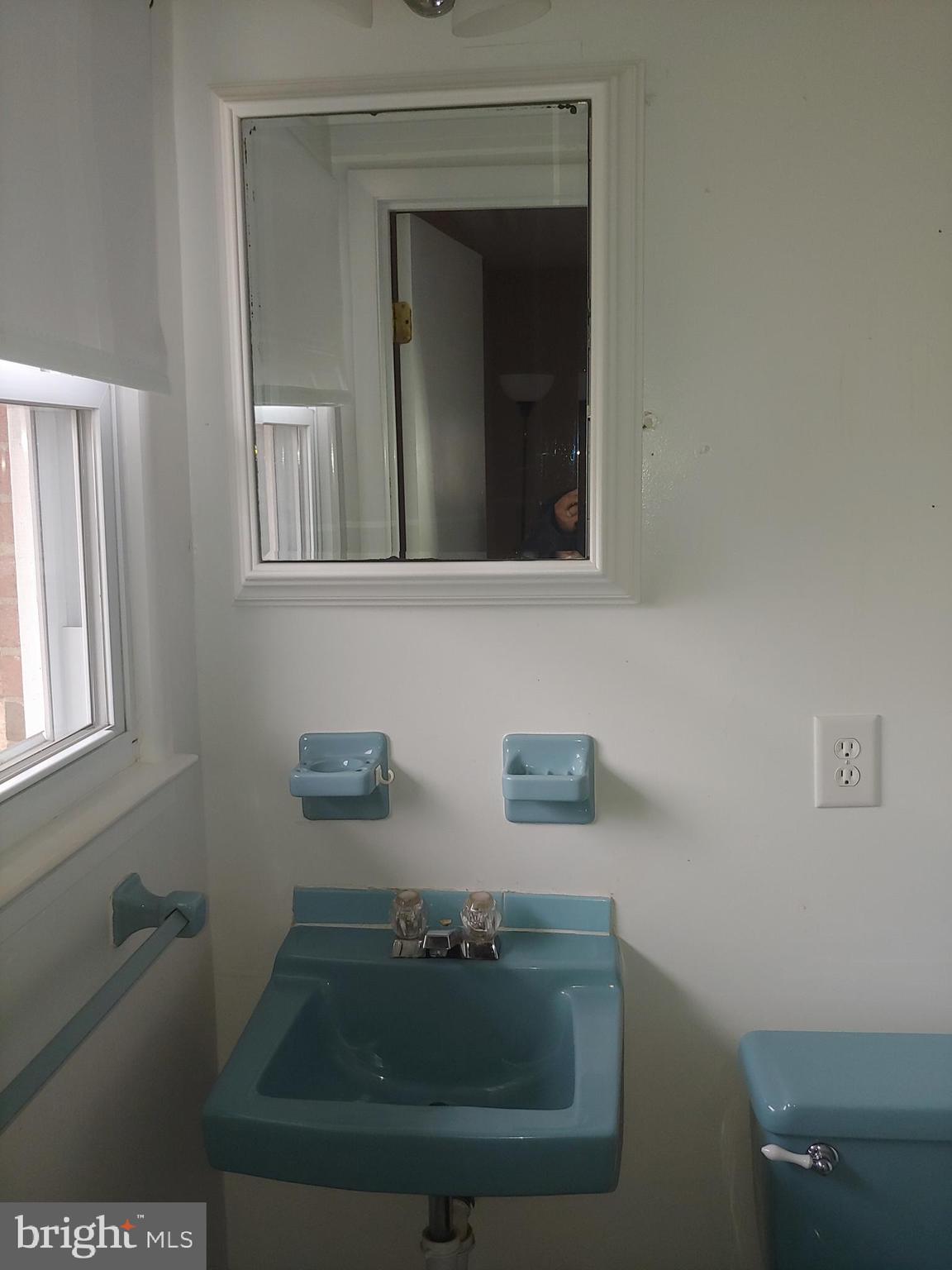 8907 Fort Drive Manassas, VA 20110 - Photo 24 of 34 Bath