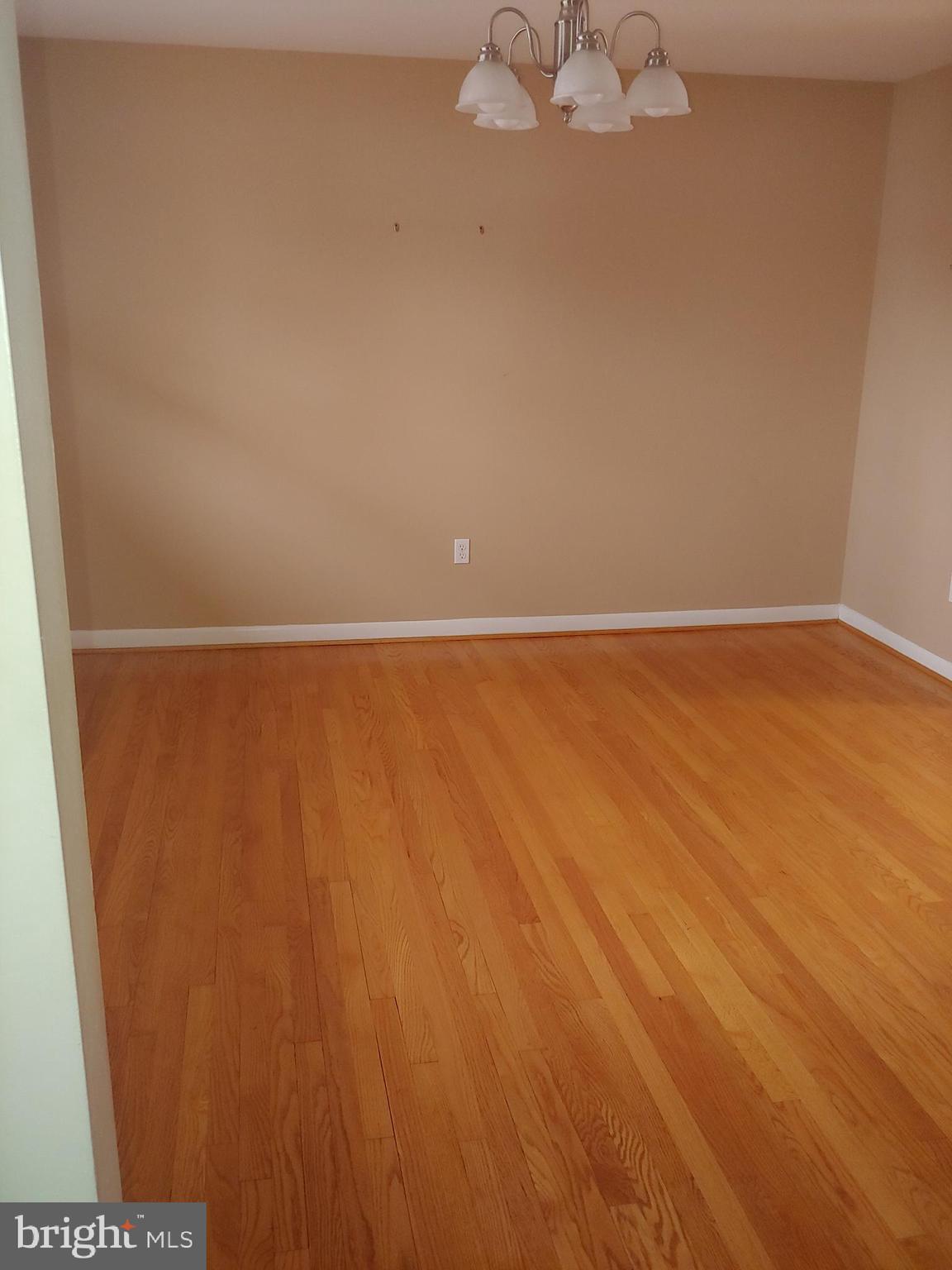 8907 Fort Drive Manassas, VA 20110 - Photo 27 of 34 Dining room