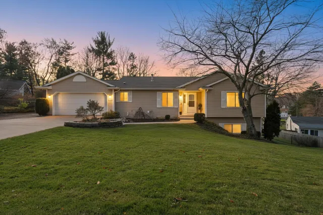 $499,000 | 3039 Jeanlin Drive Southeast, Grand Rapids, MI 49546