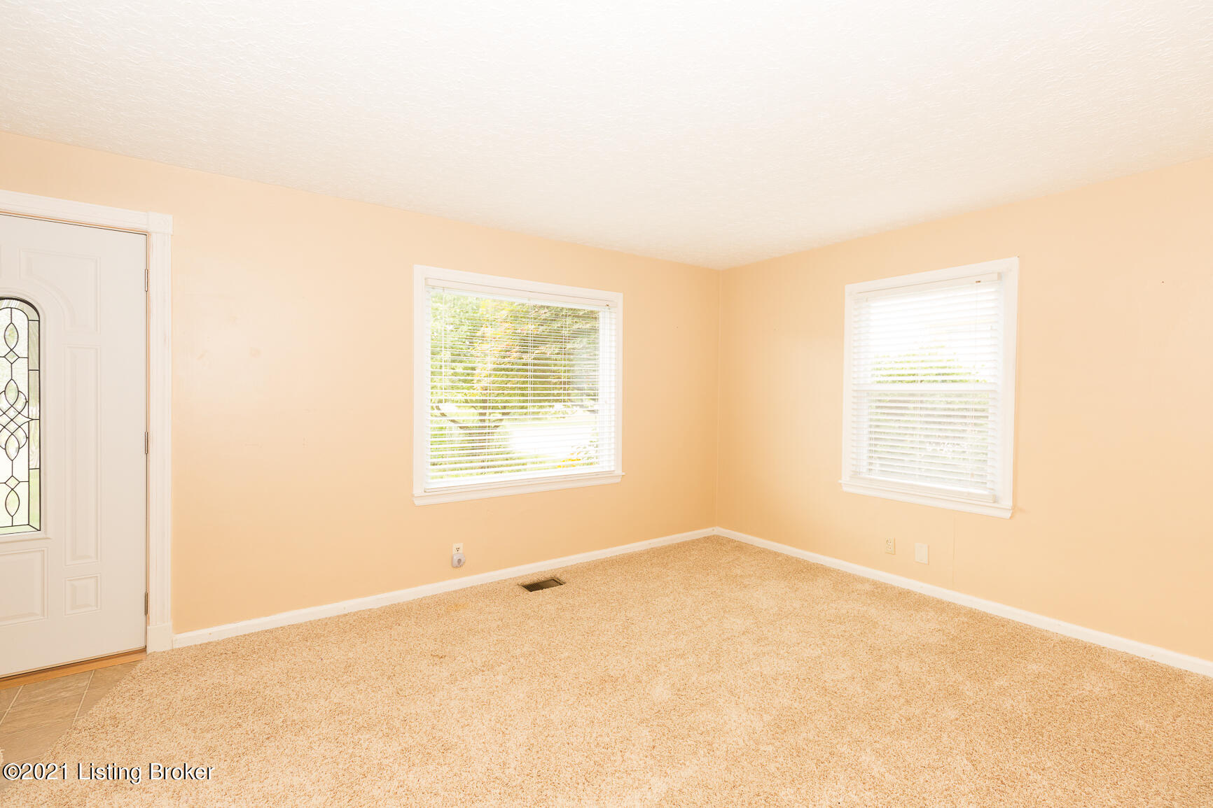 1017 Pitchford Road Louisville, KY 40219 - Photo 6 of 42 1017 Pitchford-6