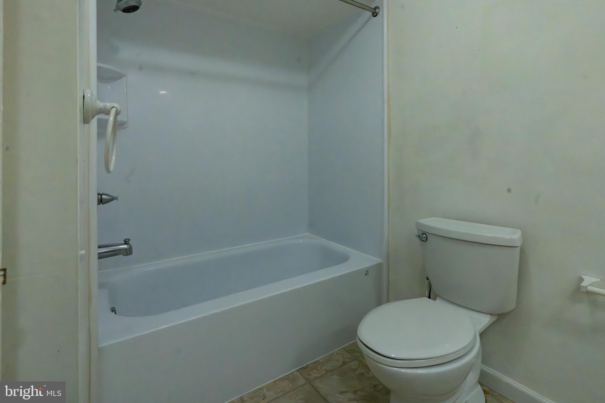 8717 Oxwell Lane Laurel, MD 20708 - Photo 16 of 27 Full Bathroom