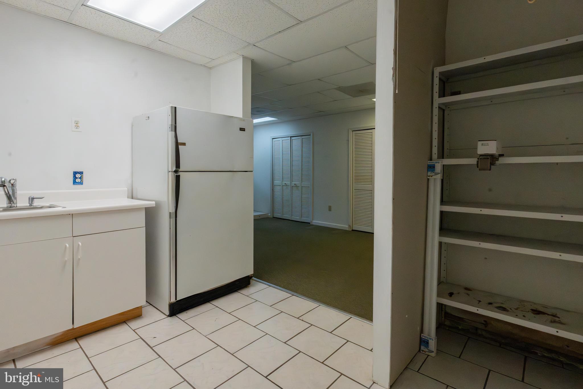 8717 Oxwell Lane Laurel, MD 20708 - Photo 24 of 27 Mixed Use Space/Kitchenette