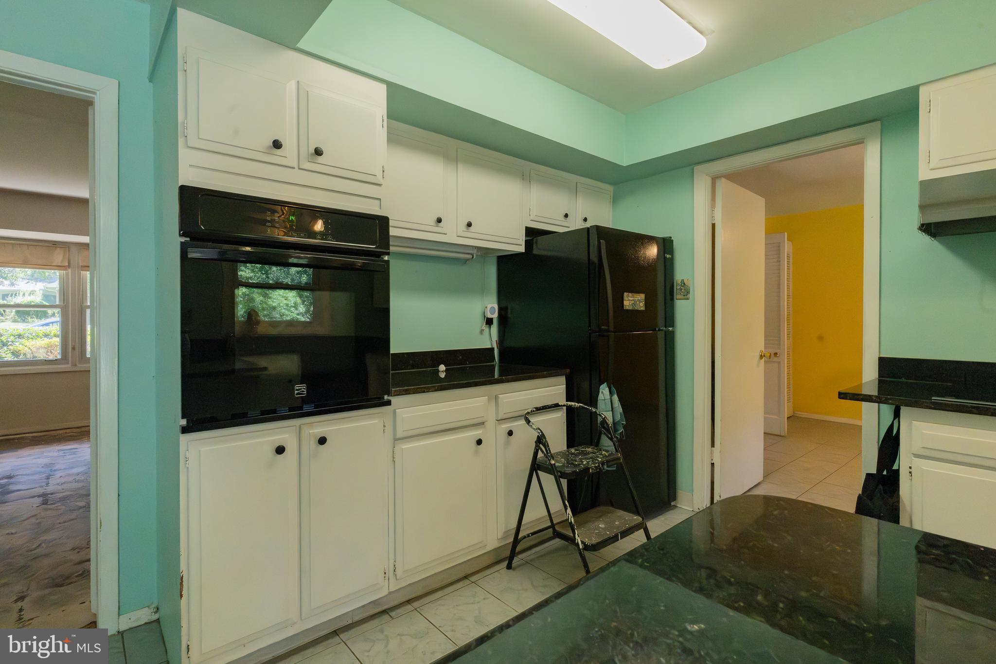 8717 Oxwell Lane Laurel, MD 20708 - Photo 7 of 27 Kitchen