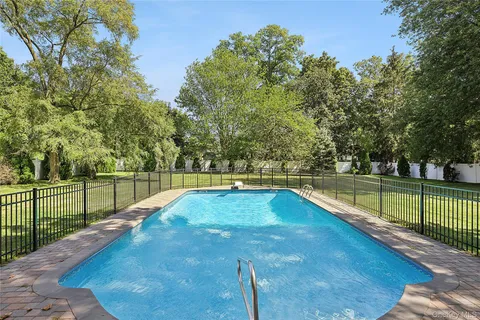 $1,599,000 | 54 Dix Woods Drive, Melville, NY 11747