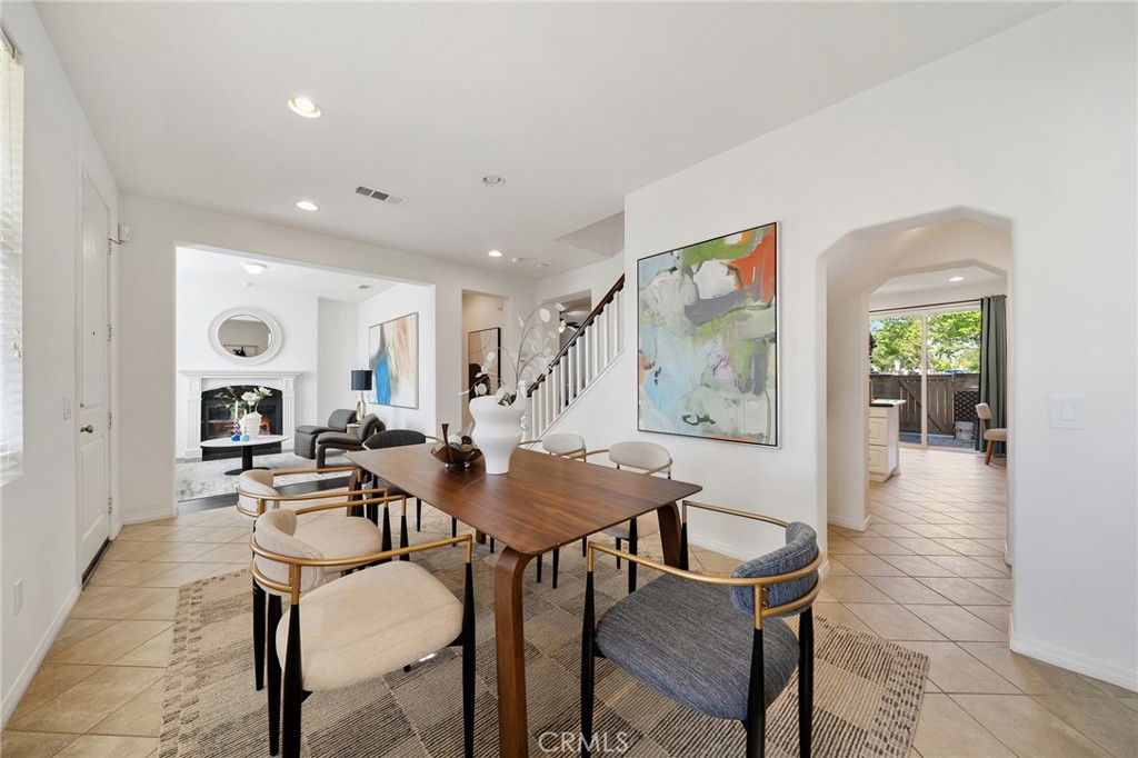 661 East Lavender Way Azusa, CA 91702 - Photo 13 of 48