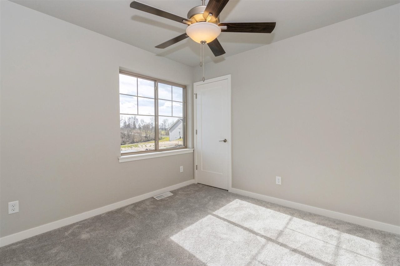 809 High Rdg Trail Solon, IA 52333 - Photo 20 of 37 Gallery Image 20