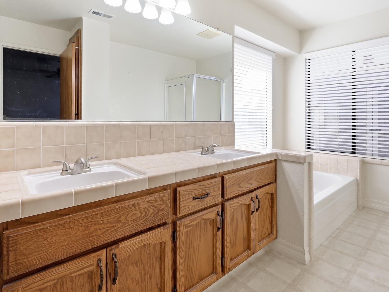 900 Multnomah Drive Modesto, CA 95350 - Photo 13 of 34