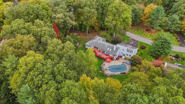 $999,900 | 39 High Ridge Hollow, Avon, CT 06001