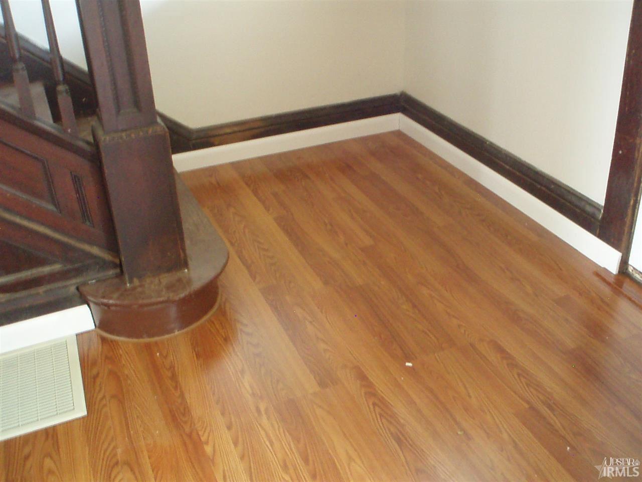 938 Herman Street Fort Wayne, IN 46808 - Photo 2 of 9