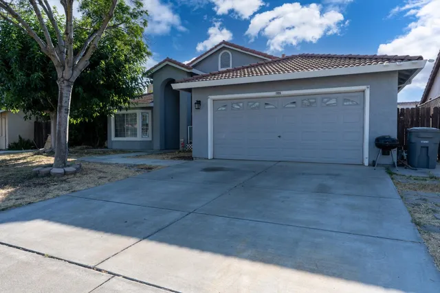 $447,000 | 1928 Davis Drive, Los Banos, CA 93635