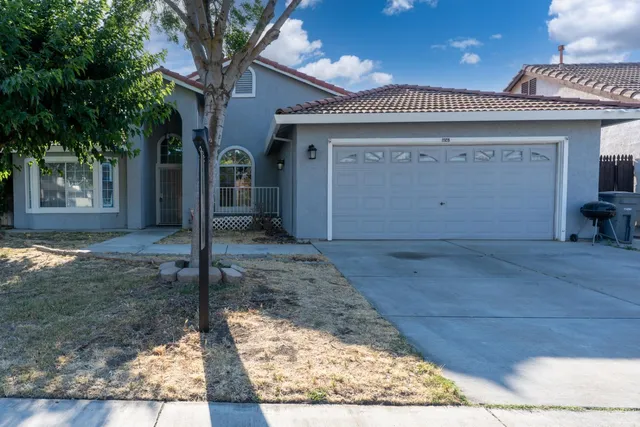 $447,000 | 1928 Davis Drive, Los Banos, CA 93635