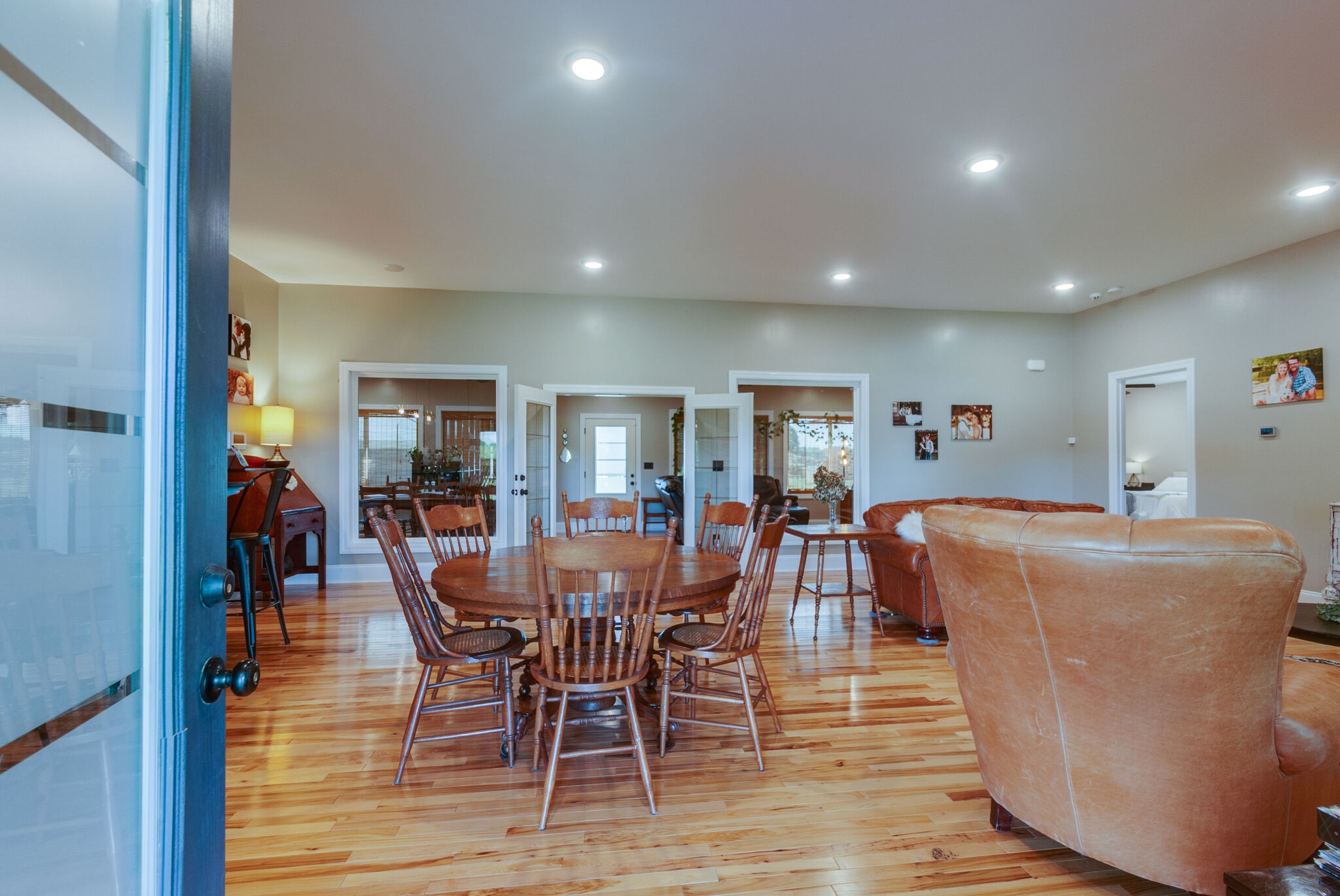 32090 Ardmore Ridge Road Ardmore, TN 38449 - Photo 7 of 38 a dining room with furniture and wooden floor