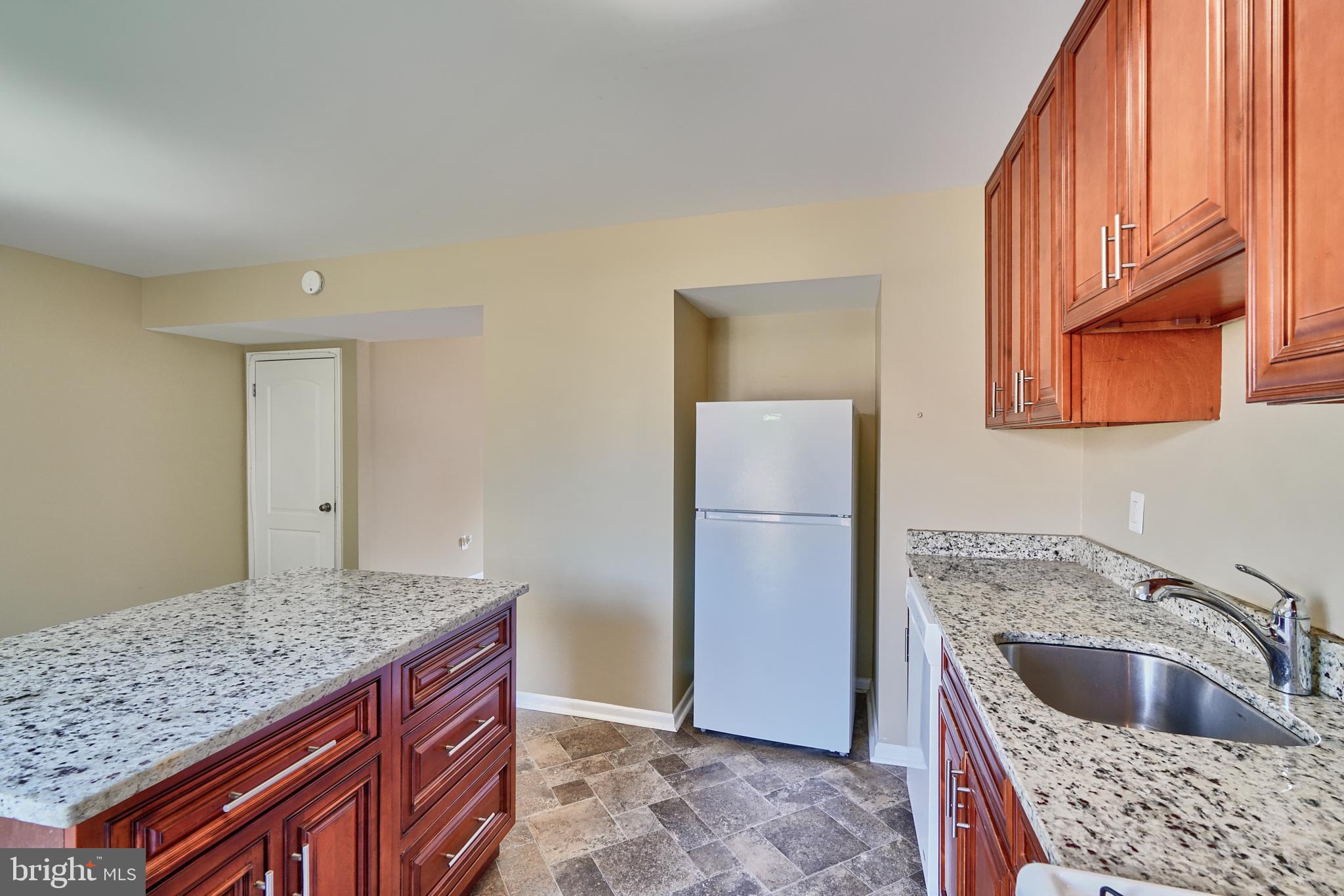4806 Melbourne Road Baltimore, MD 21229 - Photo 11 of 39