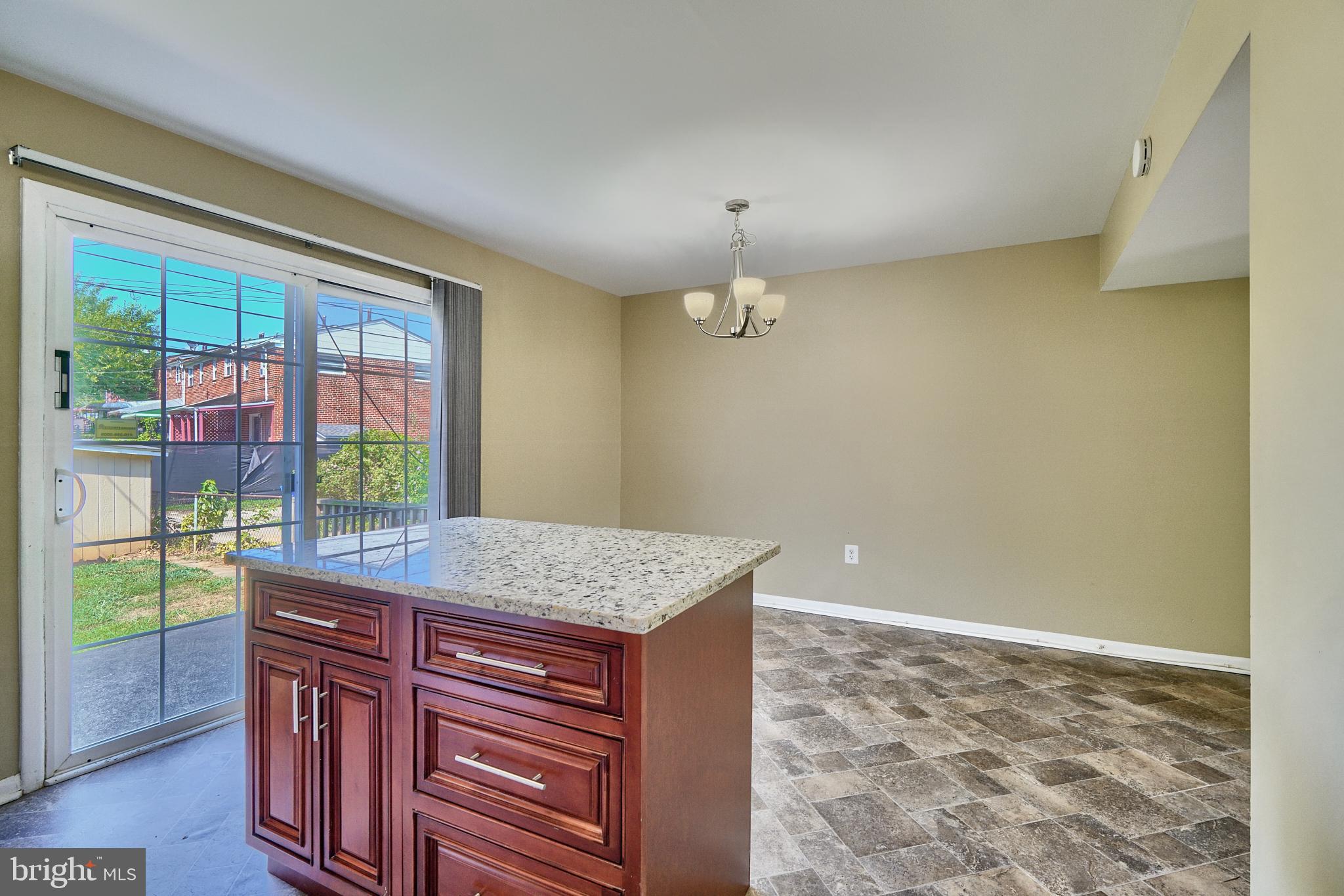 4806 Melbourne Road Baltimore, MD 21229 - Photo 12 of 39