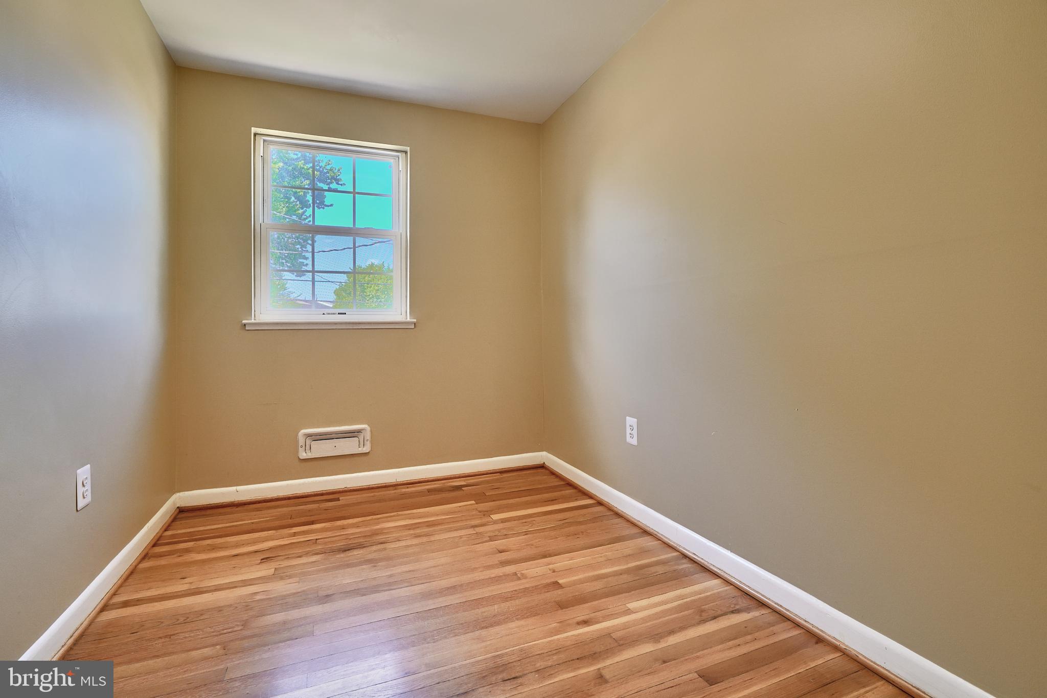 4806 Melbourne Road Baltimore, MD 21229 - Photo 16 of 39