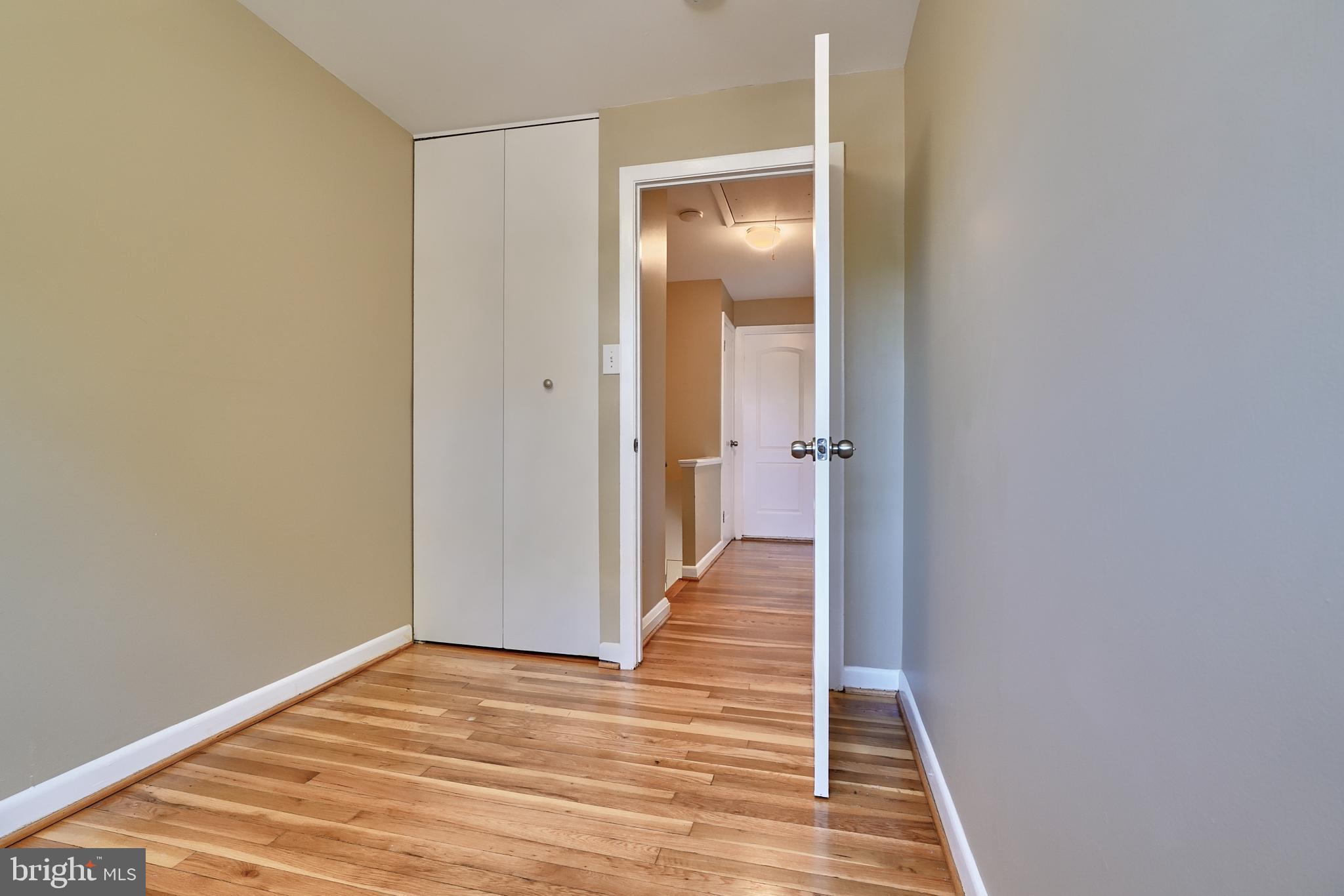 4806 Melbourne Road Baltimore, MD 21229 - Photo 17 of 39