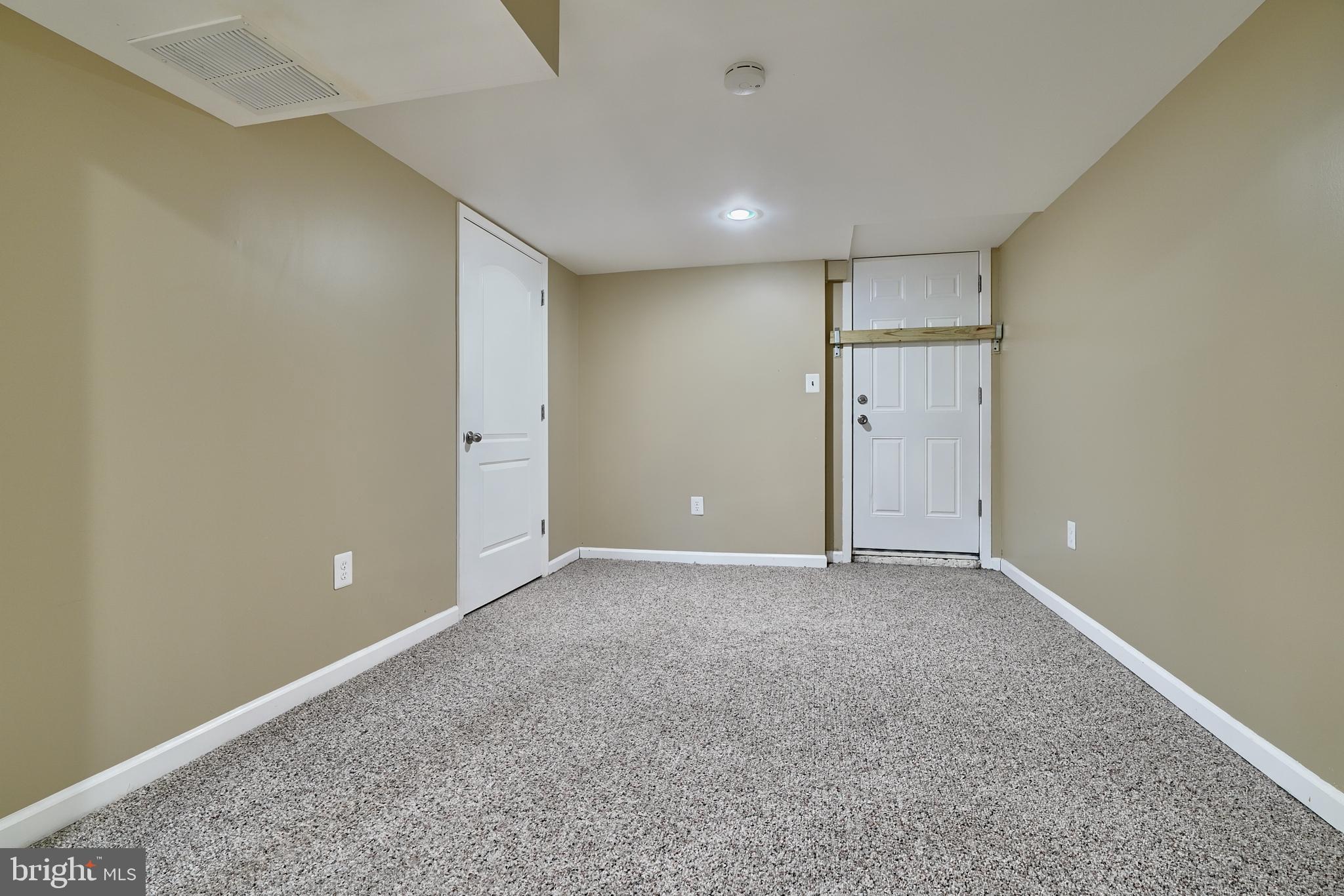 4806 Melbourne Road Baltimore, MD 21229 - Photo 30 of 39