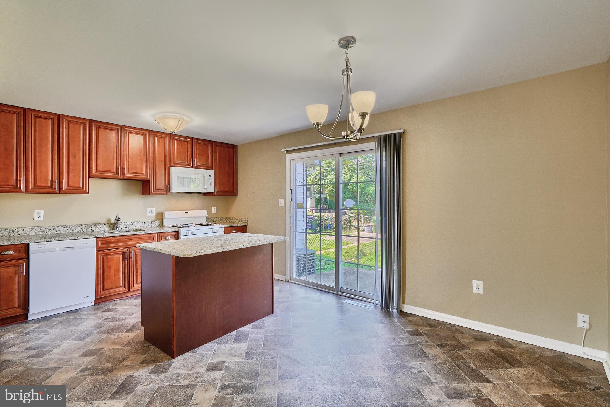 4806 Melbourne Road Baltimore, MD 21229 - Photo 6 of 39