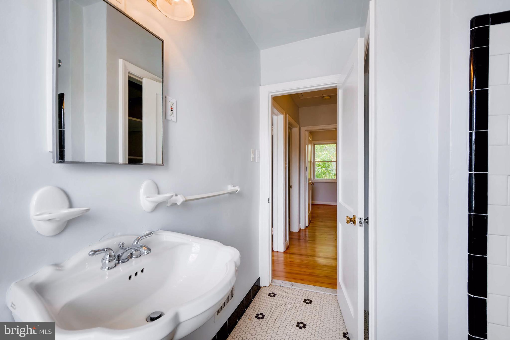 8317 Ridgely Oak Road Baltimore, MD 21234 - Photo 21 of 28 Bath