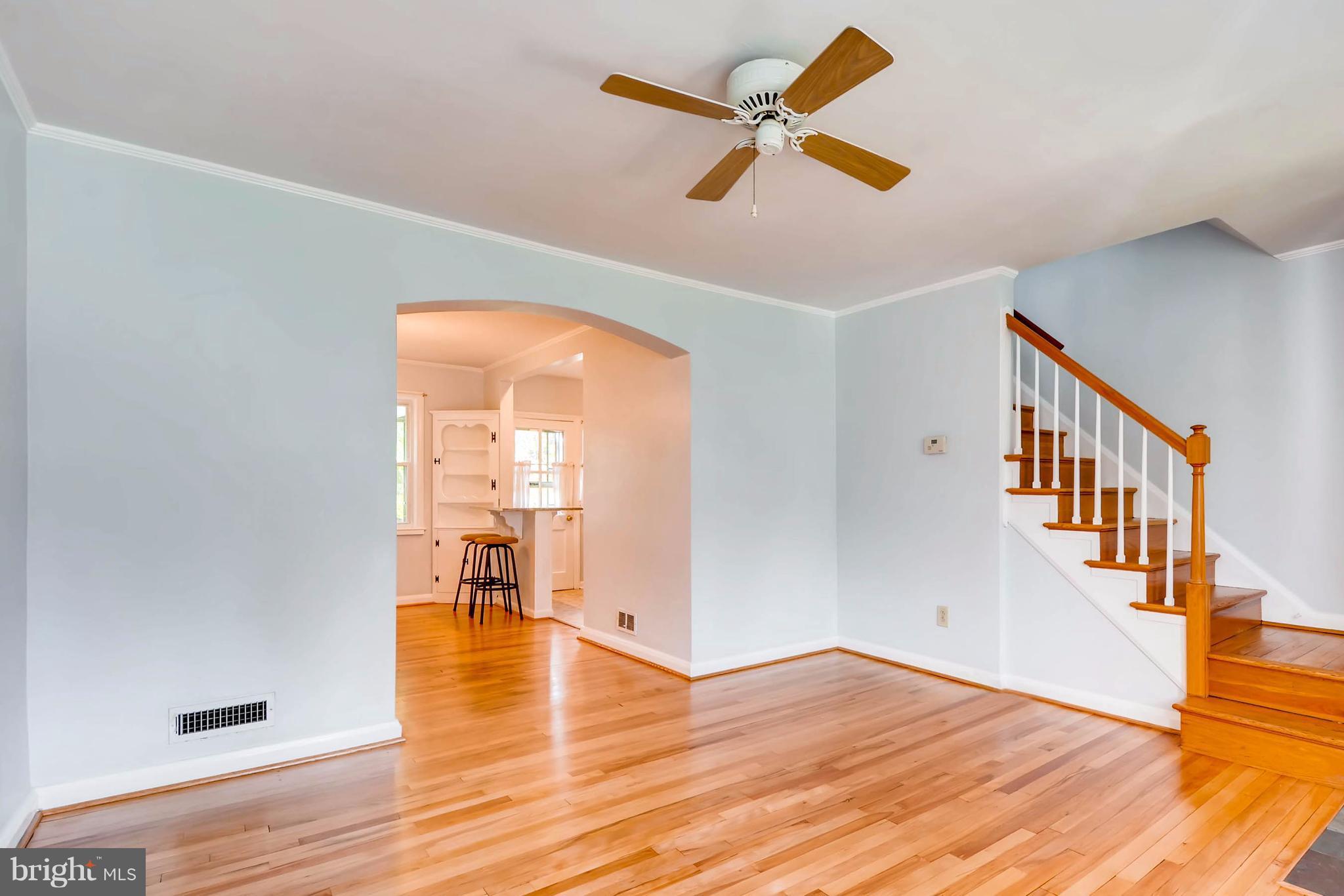 8317 Ridgely Oak Road Baltimore, MD 21234 - Photo 6 of 28 Living Room