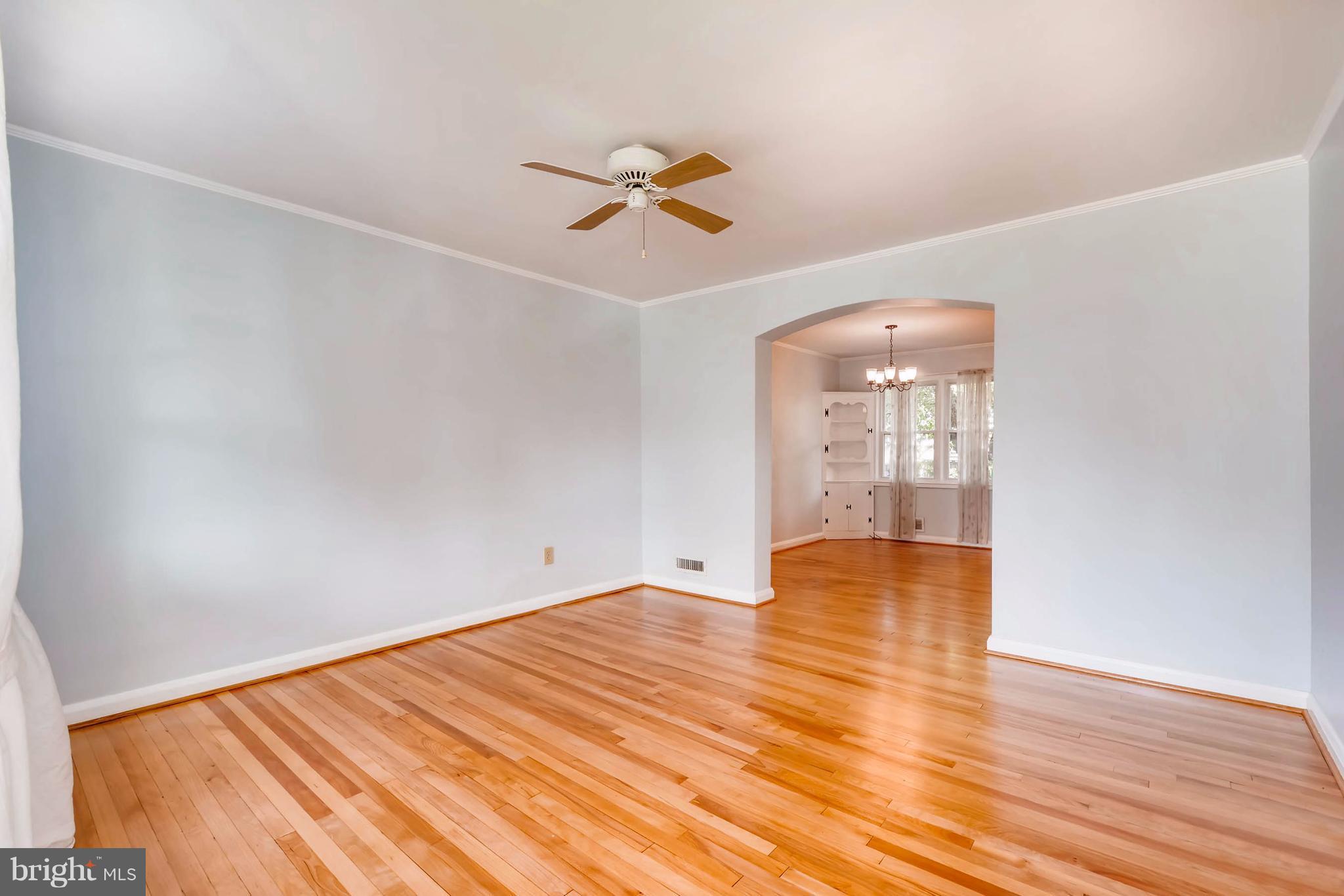 8317 Ridgely Oak Road Baltimore, MD 21234 - Photo 7 of 28 Living Room