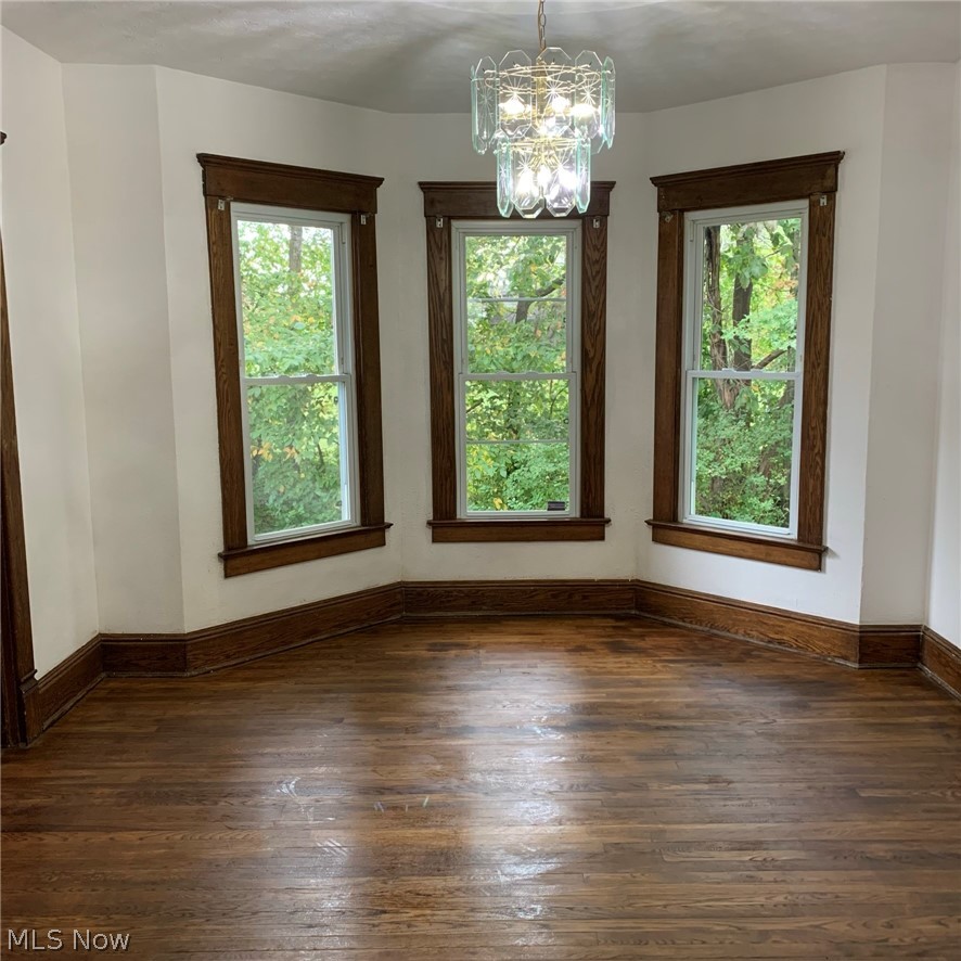1432 Palmyra Road Southwest Warren, OH 44485 - Photo 5 of 16 Dining room