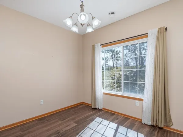 $260,000 | 8010 Stratford Circle South, Shakopee, MN 55379