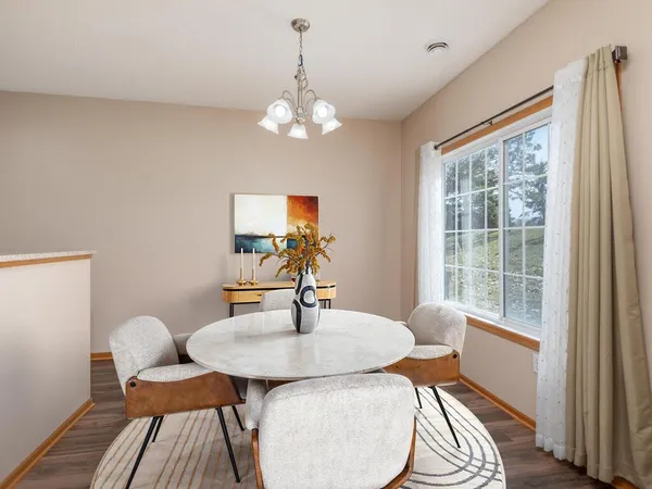 $260,000 | 8010 Stratford Circle South, Shakopee, MN 55379