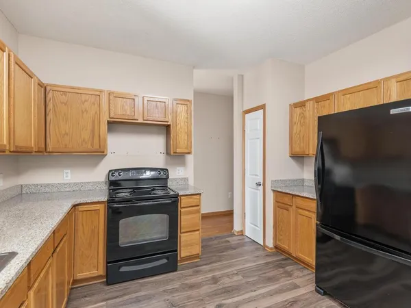 $260,000 | 8010 Stratford Circle South, Shakopee, MN 55379