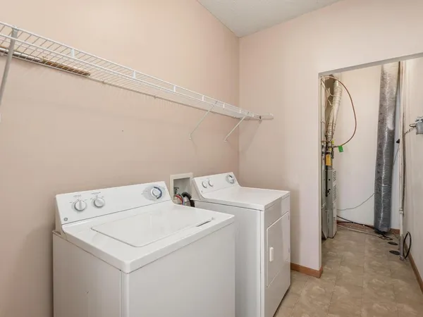 $260,000 | 8010 Stratford Circle South, Shakopee, MN 55379