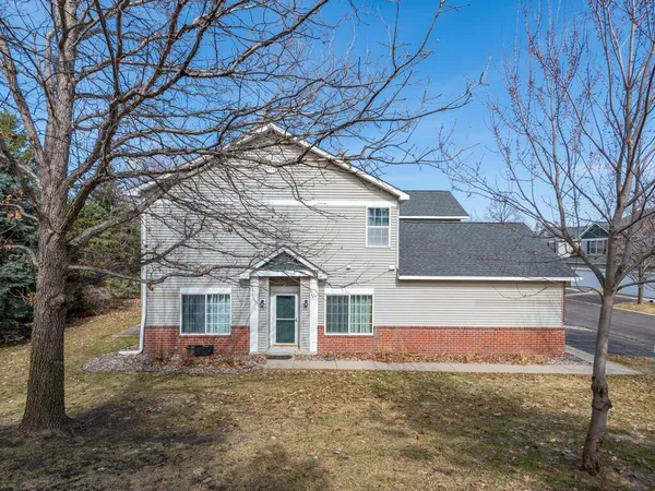 $260,000 | 8010 Stratford Circle South, Shakopee, MN 55379