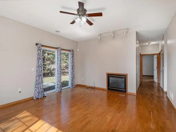 $260,000 | 8010 Stratford Circle South, Shakopee, MN 55379