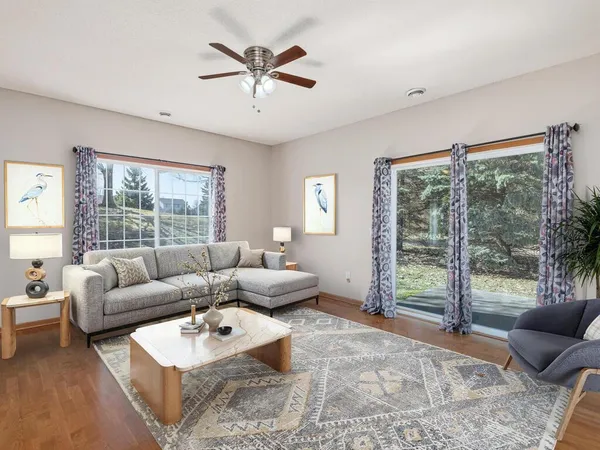 $260,000 | 8010 Stratford Circle South, Shakopee, MN 55379