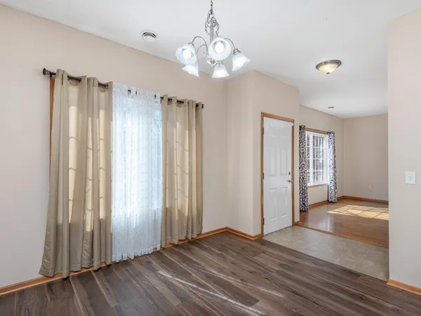 $260,000 | 8010 Stratford Circle South, Shakopee, MN 55379