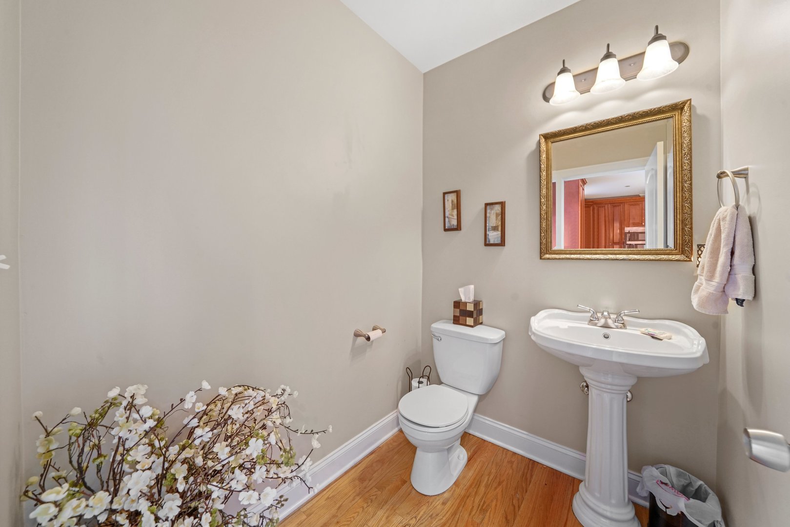 3922 Wehrman Avenue, Unit 3922 Schiller Park, IL 60176 - Photo 20 of 28 a bathroom with a sink and a toilet