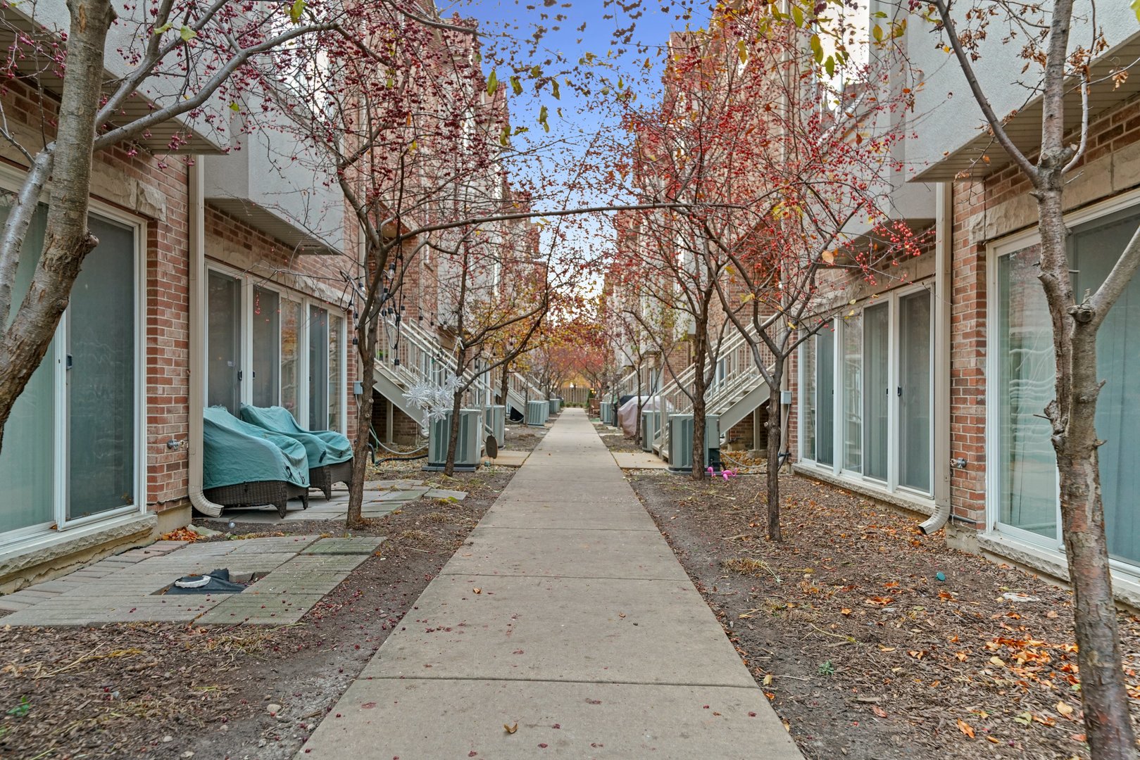 3922 Wehrman Avenue, Unit 3922 Schiller Park, IL 60176 - Photo 24 of 28 a view of a pathway with a pathway
