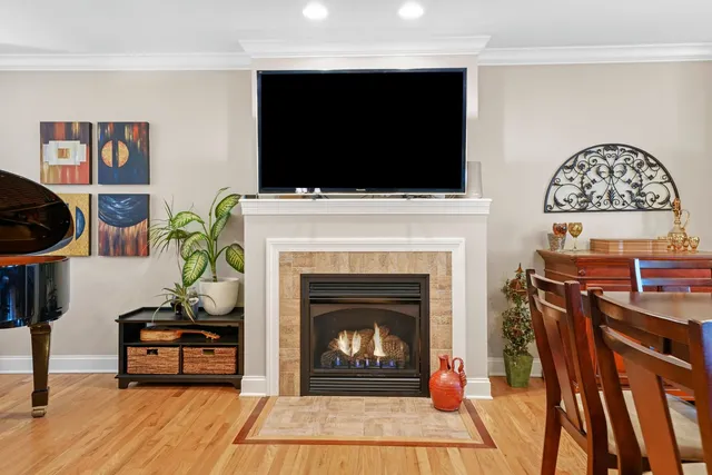 $2,995 | 3922 Wehrman Avenue, Unit 3922, Schiller Park, IL 60176