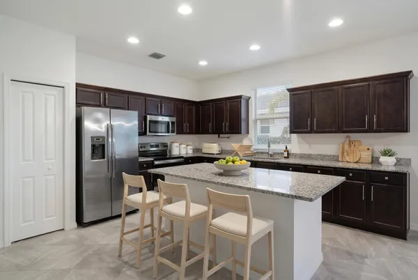 $394,900 | 2055 46th Avenue, Vero Beach, FL 32966