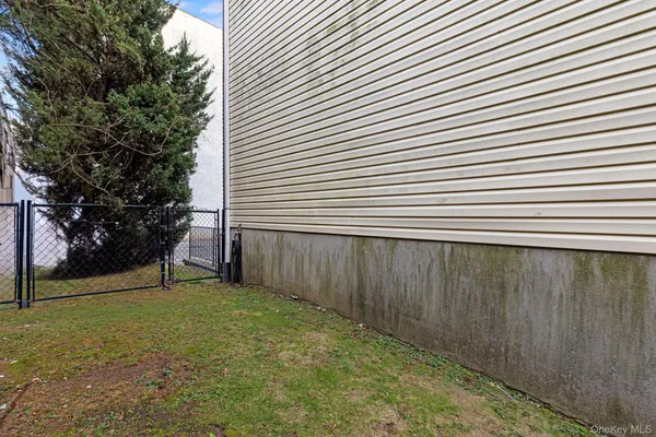 $749,999 | 7-2 Wells Park Drive, Yonkers, NY 10705