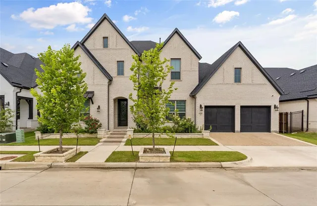 $1,299,900 | 1320 English Setter Drive, Arlington, TX 76005