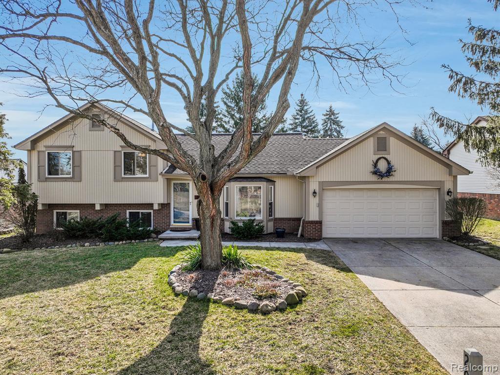 2063 Warrington Road Rochester Hills, MI 48307 - Photo 2 of 32