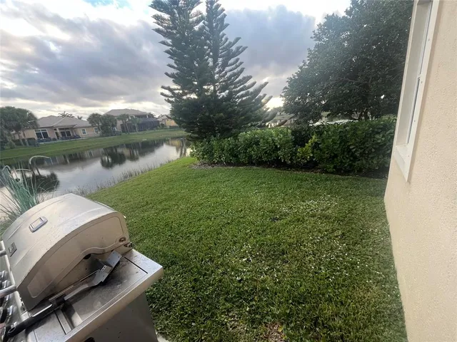 a view of an outdoor space