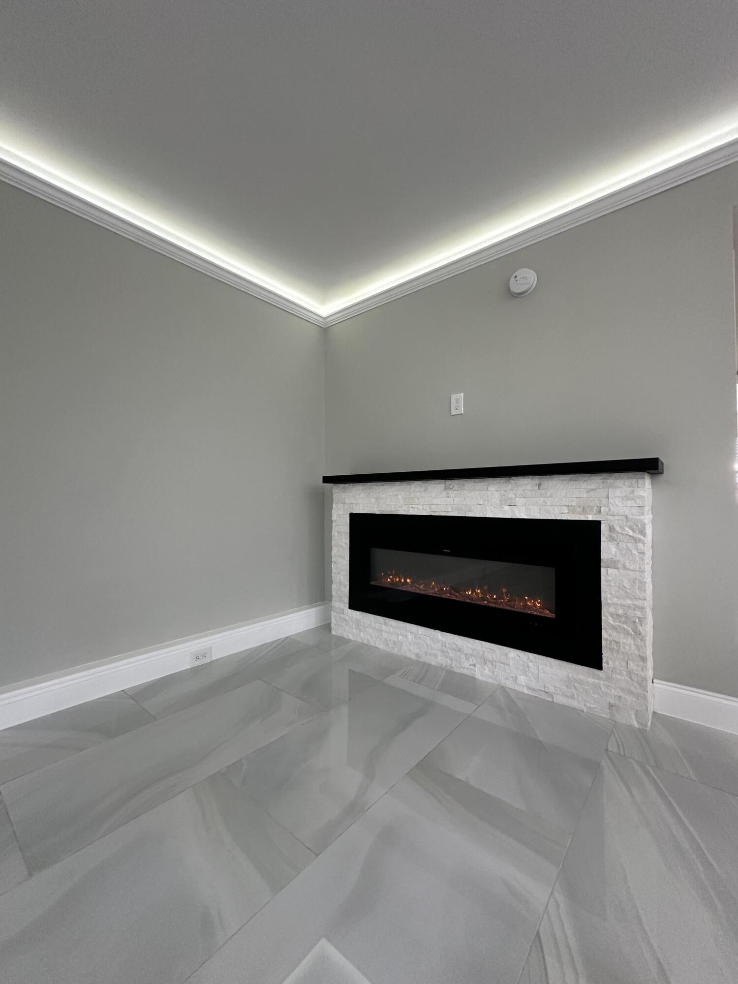 2022 Lincoln B Boca Raton, FL 33434 - Photo 11 of 31 IMG_3166