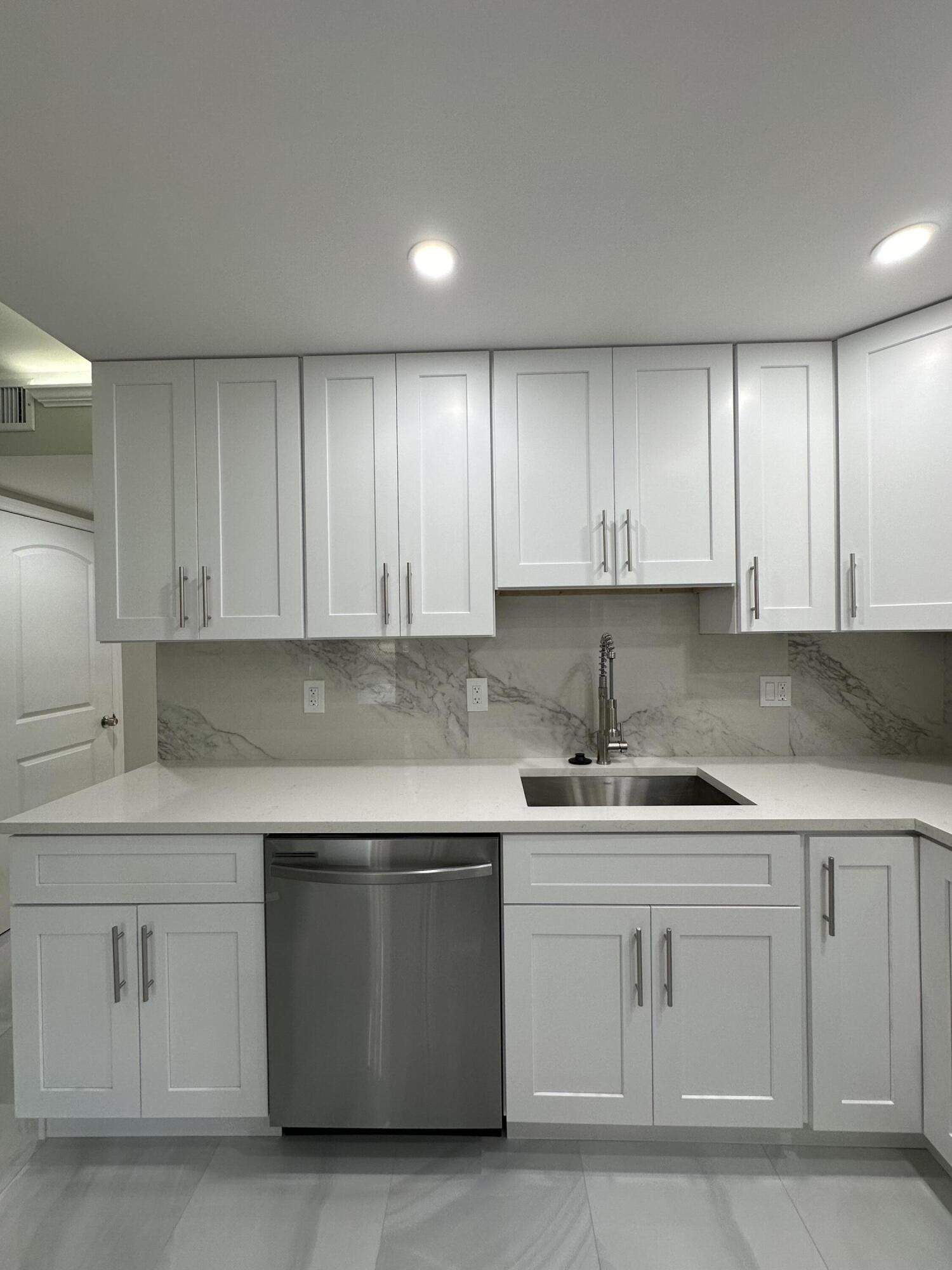 2022 Lincoln B Boca Raton, FL 33434 - Photo 3 of 31 IMG_3170