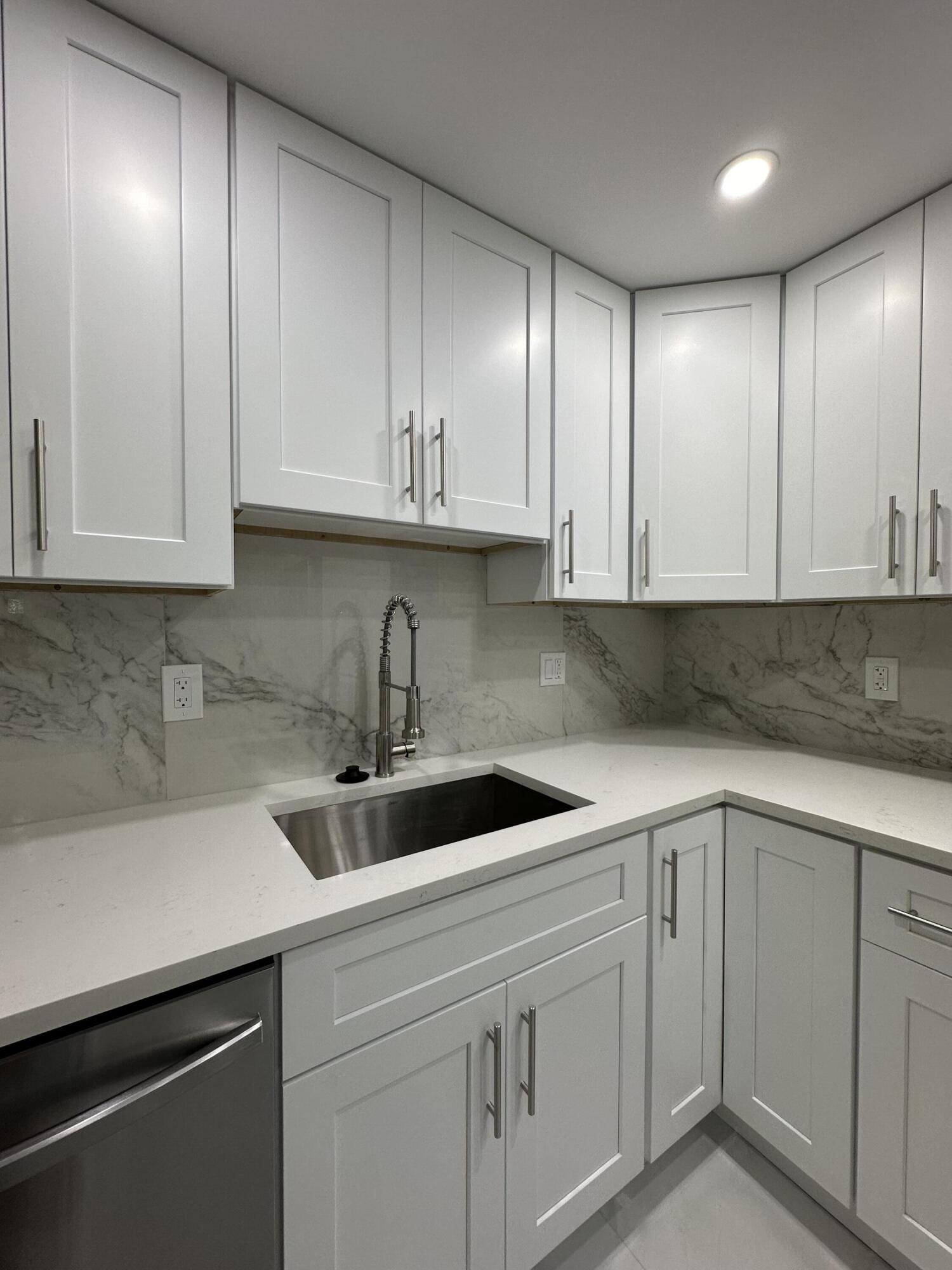 2022 Lincoln B Boca Raton, FL 33434 - Photo 4 of 31 IMG_3191