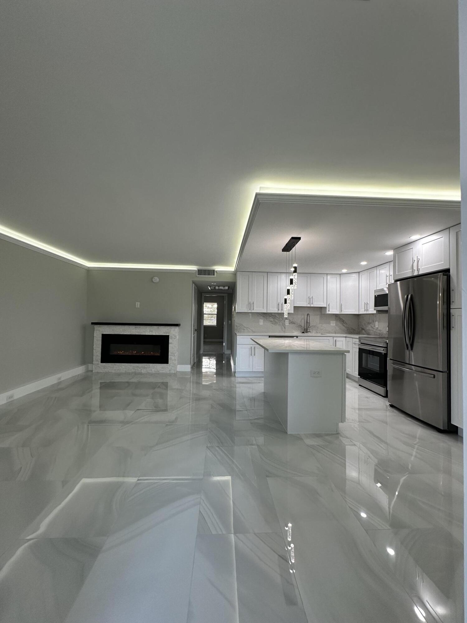 2022 Lincoln B Boca Raton, FL 33434 - Photo 8 of 31 IMG_3184