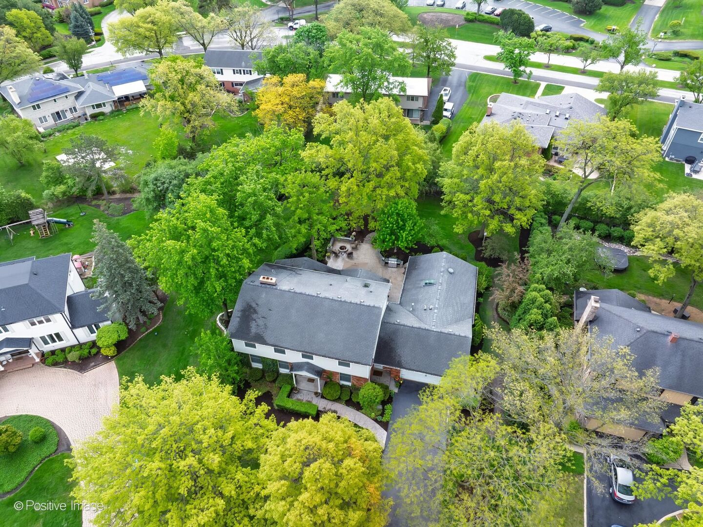 138 Surrey Lane Burr Ridge, IL 60527 - Photo 31 of 37 Gallery Image 31