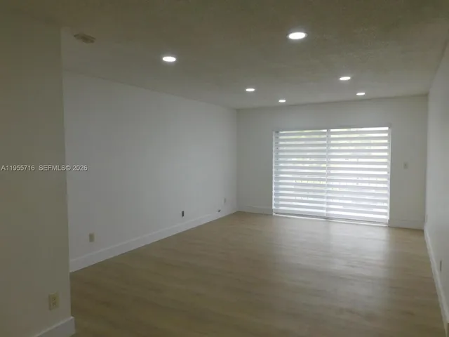 $2,350 | 13707 Southwest 91st Court, Unit 251, Miami, FL 33176