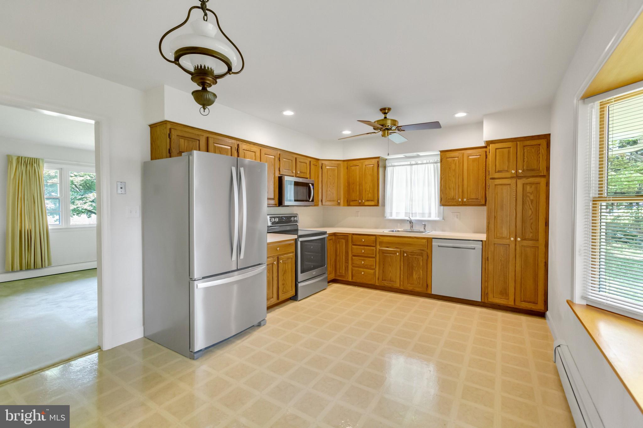 209 Paschall Mill Road West Grove, PA 19390 - Photo 9 of 30 Kitchen/Dining